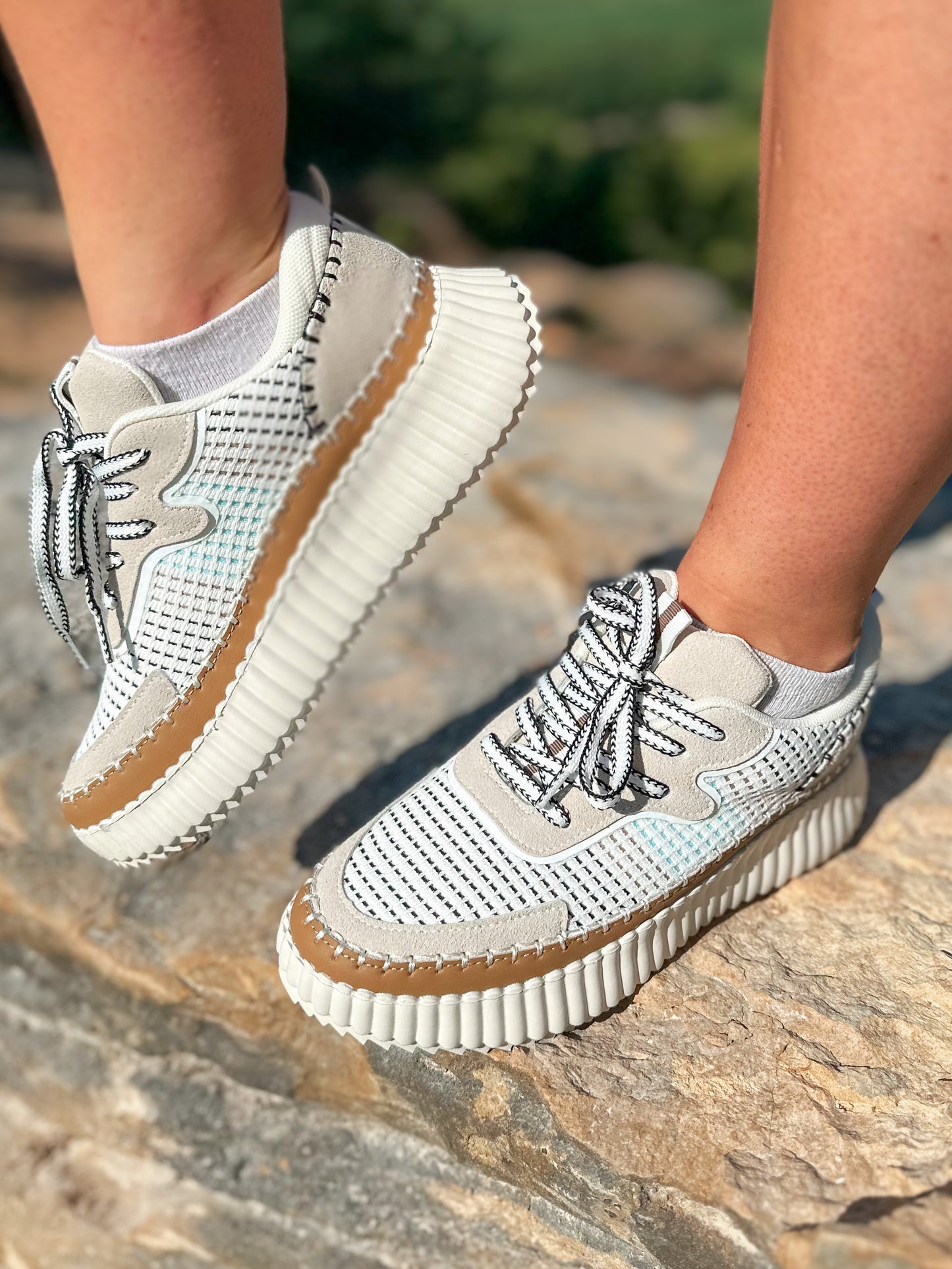 Adventure Tennis Shoes in Tan Multicolor