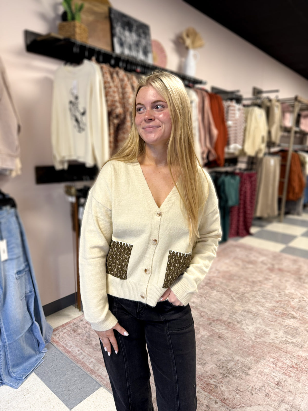 CURVY: Vintage Charm Cardigan