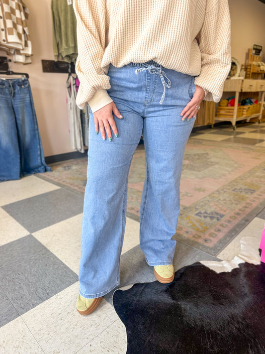MICA: High Rise Wide Leg Pant