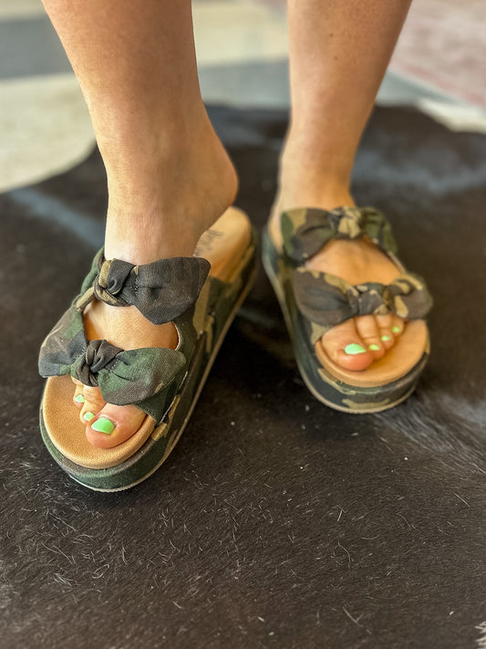 CORKYS: Lil Bit Knotty Camo Sandals