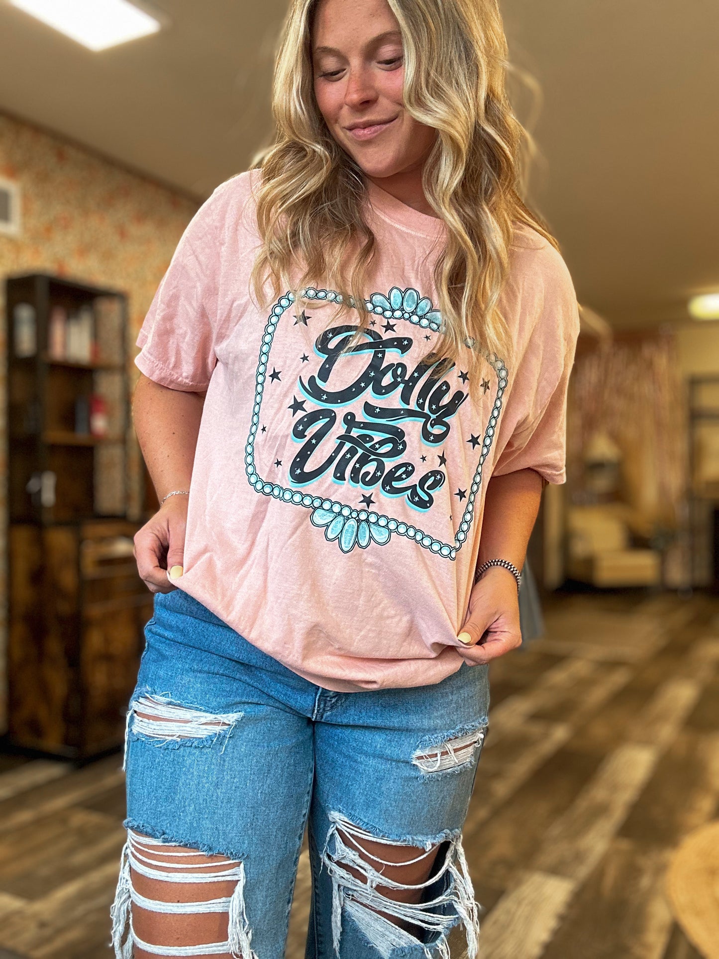 Dolly Vibes Tee