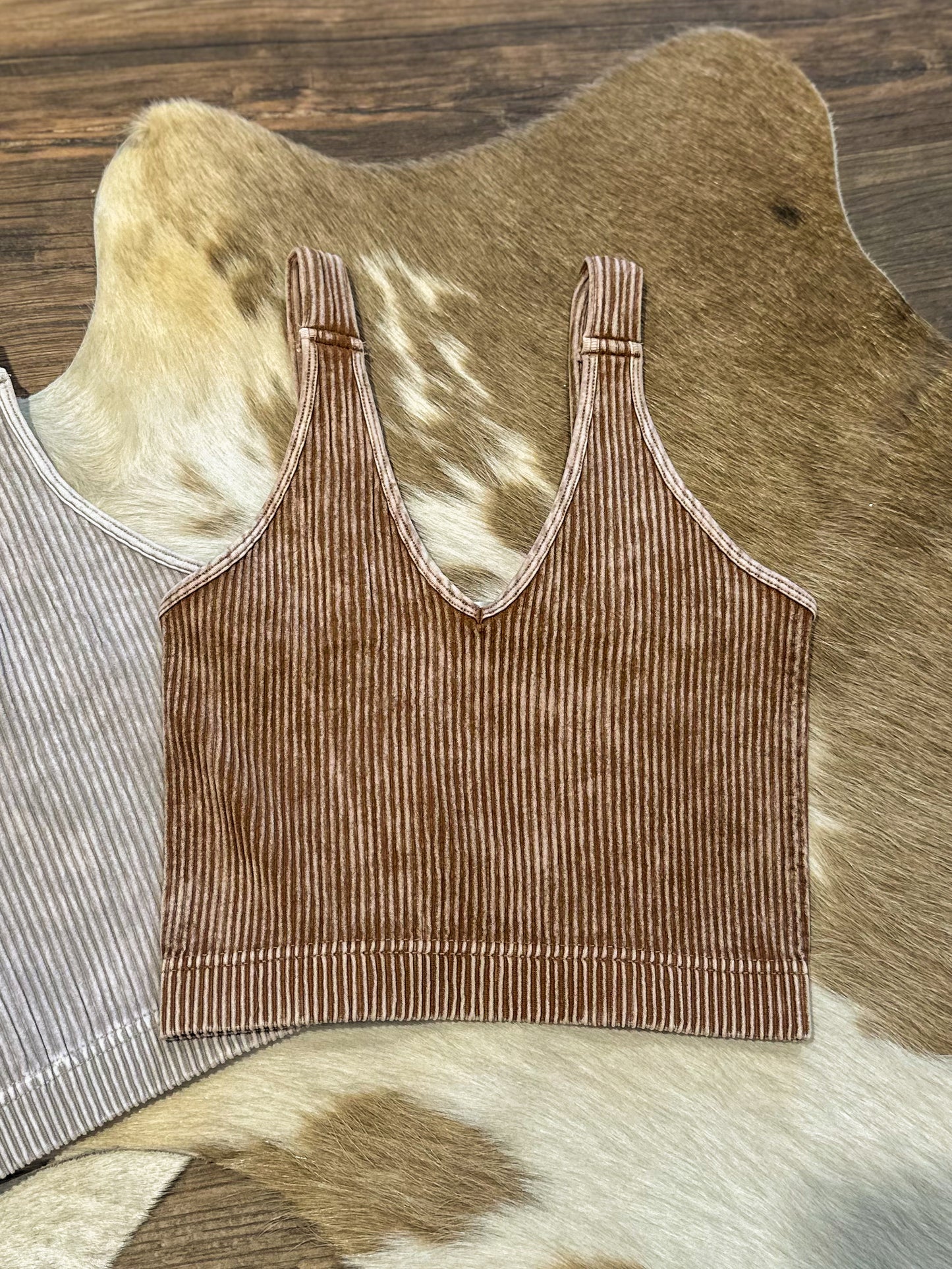 Cropped V-neck Seamless Tank