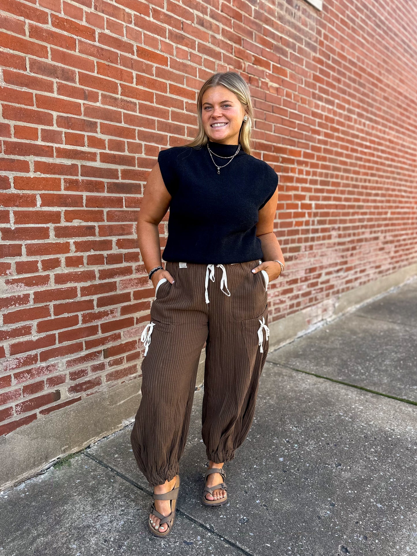 Gringa Black Sweater Vest Pullover