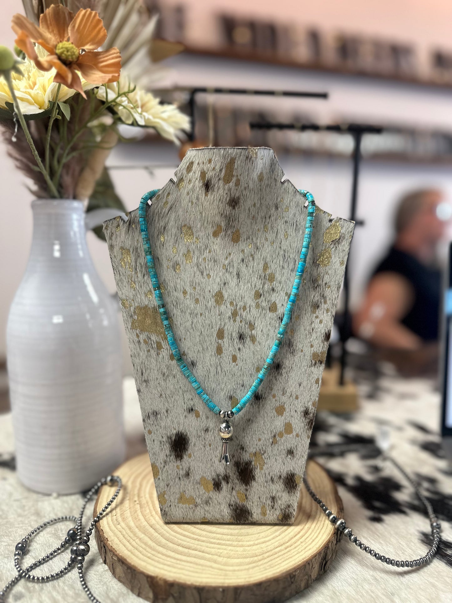 16 in. Turquoise Beaded Necklace