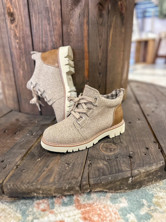 CORKYS: Campfire Boot in Sand